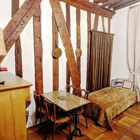 Lägenhet Authentique Et Confortable - Marais