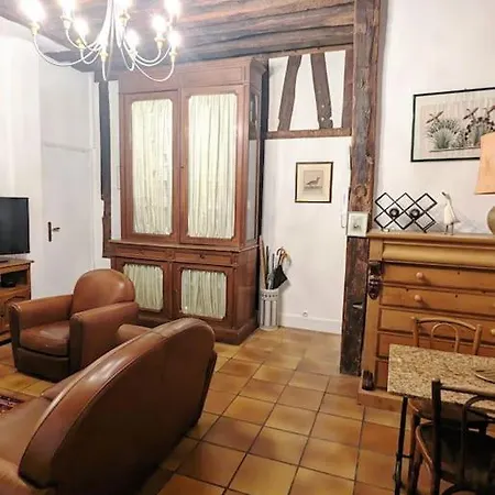 Authentique Et Confortable - Marais Chapon شقة